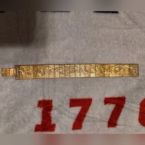 Vintage 1928 Jewelry Company Bracelet 14k gold-dipped over Base Metal